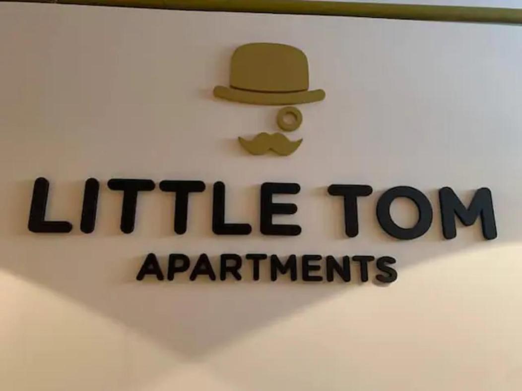 Little Tom Praga
